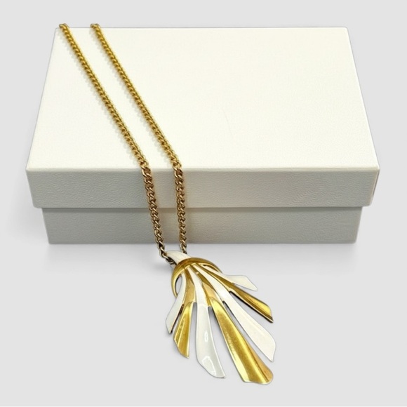 Vintage Jewelry - Vintage White Enamel Leaf Pendant Necklace Gold Tone 25 Inch Chain